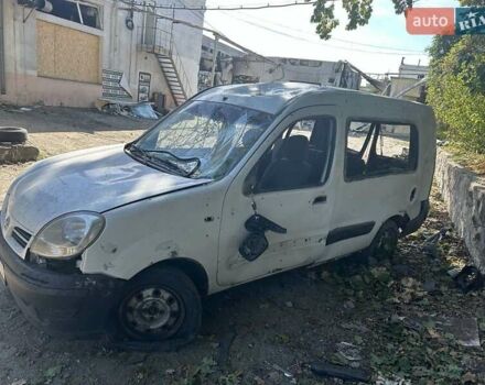 Белый Ниссан Кубистар, объемом двигателя 1.5 л и пробегом 300 тыс. км за 1500 $, фото 3 на Automoto.ua