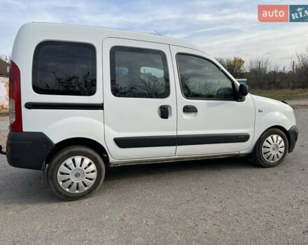 Белый Ниссан Кубистар, объемом двигателя 1.5 л и пробегом 200 тыс. км за 4600 $, фото 1 на Automoto.ua