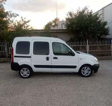 Белый Ниссан Кубистар, объемом двигателя 1.46 л и пробегом 400 тыс. км за 3100 $, фото 2 на Automoto.ua