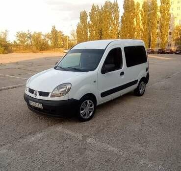 Белый Ниссан Кубистар, объемом двигателя 1.46 л и пробегом 400 тыс. км за 3100 $, фото 4 на Automoto.ua