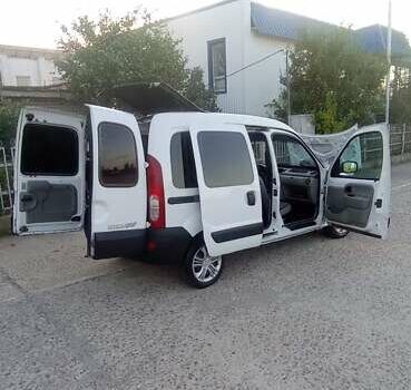 Белый Ниссан Кубистар, объемом двигателя 1.46 л и пробегом 400 тыс. км за 3100 $, фото 9 на Automoto.ua