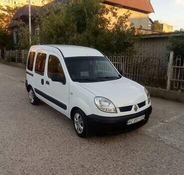 Белый Ниссан Кубистар, объемом двигателя 1.46 л и пробегом 400 тыс. км за 3100 $, фото 3 на Automoto.ua