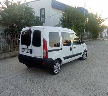 Белый Ниссан Кубистар, объемом двигателя 1.46 л и пробегом 400 тыс. км за 3100 $, фото 1 на Automoto.ua