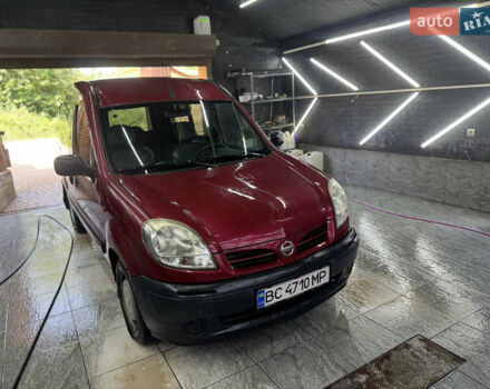 Красный Ниссан Кубистар, объемом двигателя 1.5 л и пробегом 300 тыс. км за 3200 $, фото 2 на Automoto.ua