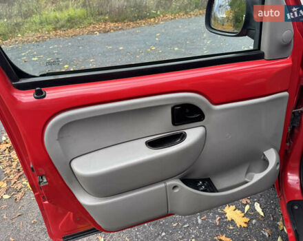 Красный Ниссан Кубистар, объемом двигателя 1.46 л и пробегом 219 тыс. км за 3650 $, фото 17 на Automoto.ua