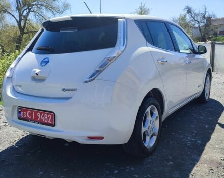 Белый Ниссан Лиф, объемом двигателя 0 л и пробегом 107 тыс. км за 10300 $, фото 6 на Automoto.ua