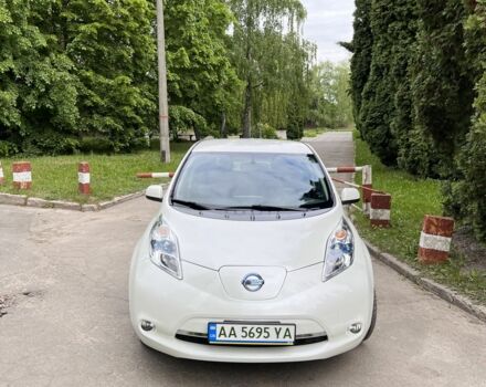 Белый Ниссан Лиф, объемом двигателя 0 л и пробегом 84 тыс. км за 11900 $, фото 7 на Automoto.ua