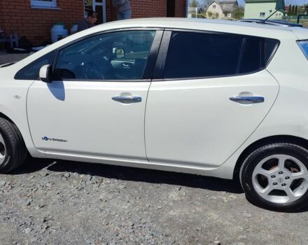 Белый Ниссан Лиф, объемом двигателя 0 л и пробегом 107 тыс. км за 10300 $, фото 9 на Automoto.ua