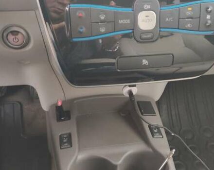 Ниссан Лиф 2011 в Ивано-Франковске на Automoto.ua Белый Ниссан Лиф, объемом двигателя 0 л и пробегом 117 тыс. км за 4600 $, фото 15 на Automoto.ua