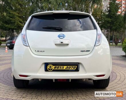 Белый Ниссан Лиф, объемом двигателя 24 л и пробегом 148 тыс. км за 5300 $, фото 5 на Automoto.ua