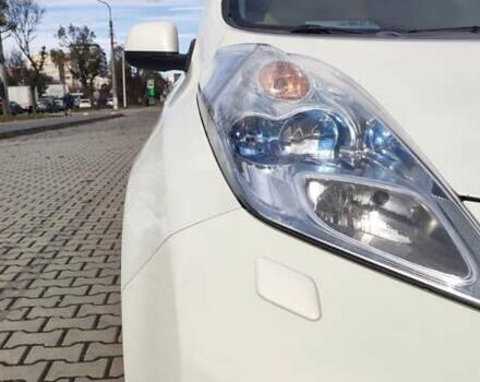 Ниссан Лиф 2011 в Ивано-Франковске на Automoto.ua Белый Ниссан Лиф, объемом двигателя 0 л и пробегом 117 тыс. км за 4600 $, фото 20 на Automoto.ua