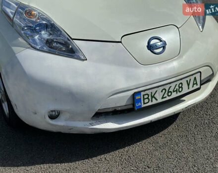 Белый Ниссан Лиф, объемом двигателя 0 л и пробегом 170 тыс. км за 4000 $, фото 10 на Automoto.ua