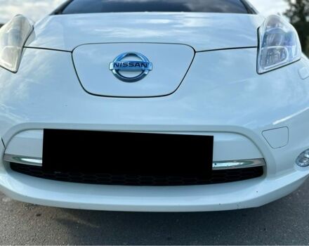 Белый Ниссан Лиф, объемом двигателя 0 л и пробегом 134 тыс. км за 4300 $, фото 14 на Automoto.ua