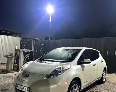 Белый Ниссан Лиф, объемом двигателя 0 л и пробегом 133 тыс. км за 4000 $, фото 3 на Automoto.ua