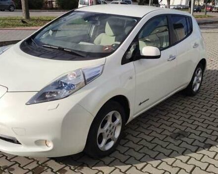 Ниссан Лиф 2011 в Ивано-Франковске на Automoto.ua Белый Ниссан Лиф, объемом двигателя 0 л и пробегом 117 тыс. км за 4600 $, фото 18 на Automoto.ua