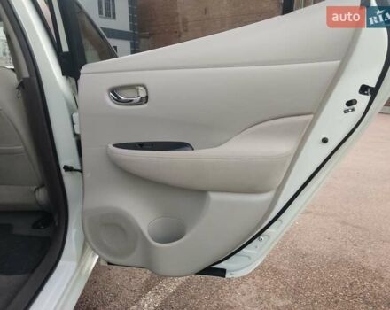 Белый Ниссан Лиф, объемом двигателя 0 л и пробегом 142 тыс. км за 5599 $, фото 22 на Automoto.ua