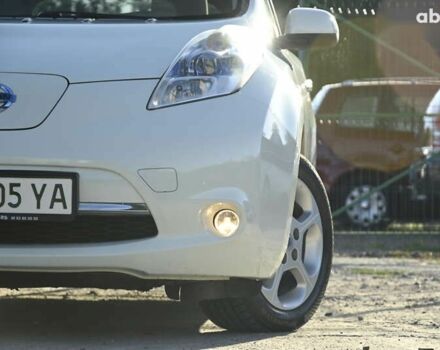 Белый Ниссан Лиф, объемом двигателя 0 л и пробегом 142 тыс. км за 5800 $, фото 5 на Automoto.ua