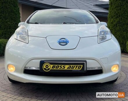 Белый Ниссан Лиф, объемом двигателя 24 л и пробегом 148 тыс. км за 5300 $, фото 1 на Automoto.ua