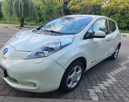 Белый Ниссан Лиф, объемом двигателя 0 л и пробегом 159 тыс. км за 4300 $, фото 7 на Automoto.ua