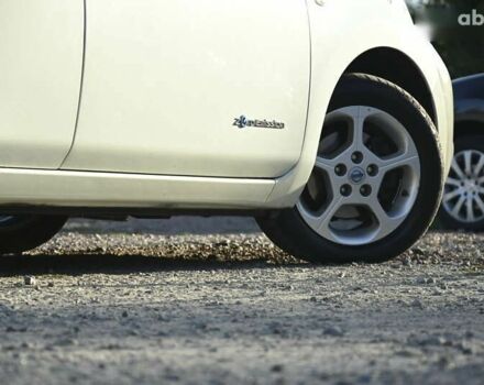 Белый Ниссан Лиф, объемом двигателя 0 л и пробегом 142 тыс. км за 5800 $, фото 14 на Automoto.ua