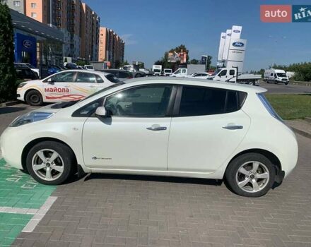 Белый Ниссан Лиф, объемом двигателя 0 л и пробегом 140 тыс. км за 4500 $, фото 5 на Automoto.ua