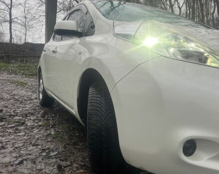 Белый Ниссан Лиф, объемом двигателя 0 л и пробегом 150 тыс. км за 3500 $, фото 2 на Automoto.ua