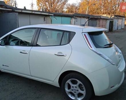 Білий Ніссан Ліф, об'ємом двигуна 0 л та пробігом 73 тис. км за 7500 $, фото 4 на Automoto.ua