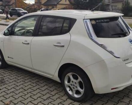 Ниссан Лиф 2011 в Ивано-Франковске на Automoto.ua Белый Ниссан Лиф, объемом двигателя 0 л и пробегом 117 тыс. км за 4600 $, фото 2 на Automoto.ua