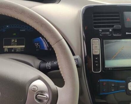 Ниссан Лиф 2011 в Ивано-Франковске на Automoto.ua Белый Ниссан Лиф, объемом двигателя 0 л и пробегом 117 тыс. км за 4600 $, фото 16 на Automoto.ua