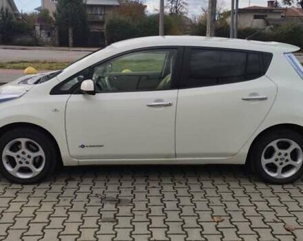 Ниссан Лиф 2011 в Ивано-Франковске на Automoto.ua Белый Ниссан Лиф, объемом двигателя 0 л и пробегом 117 тыс. км за 4600 $, фото 5 на Automoto.ua