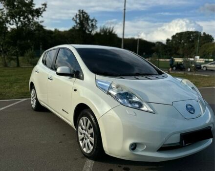 Белый Ниссан Лиф, объемом двигателя 0 л и пробегом 134 тыс. км за 4300 $, фото 2 на Automoto.ua