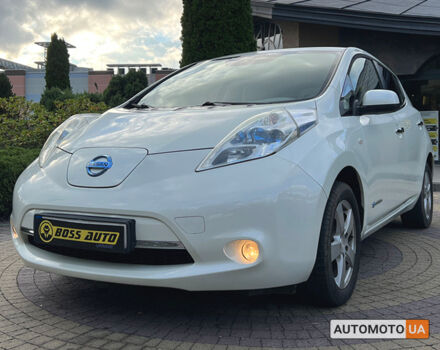 Белый Ниссан Лиф, объемом двигателя 24 л и пробегом 148 тыс. км за 5300 $, фото 2 на Automoto.ua