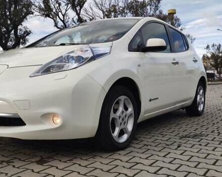 Ниссан Лиф 2011 в Ивано-Франковске на Automoto.ua Белый Ниссан Лиф, объемом двигателя 0 л и пробегом 117 тыс. км за 4600 $, фото 11 на Automoto.ua