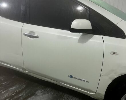 Белый Ниссан Лиф, объемом двигателя 0 л и пробегом 133 тыс. км за 4000 $, фото 8 на Automoto.ua