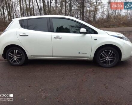 Белый Ниссан Лиф, объемом двигателя 0 л и пробегом 100 тыс. км за 4800 $, фото 4 на Automoto.ua