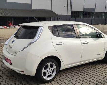 Ниссан Лиф 2011 в Ивано-Франковске на Automoto.ua Белый Ниссан Лиф, объемом двигателя 0 л и пробегом 117 тыс. км за 4600 $, фото 21 на Automoto.ua