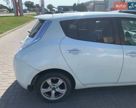 Белый Ниссан Лиф, объемом двигателя 0 л и пробегом 140 тыс. км за 4500 $, фото 3 на Automoto.ua