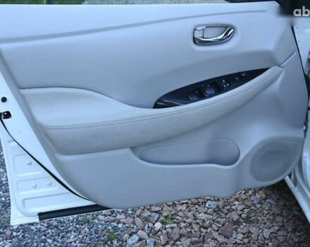 Белый Ниссан Лиф, объемом двигателя 0 л и пробегом 142 тыс. км за 5800 $, фото 16 на Automoto.ua