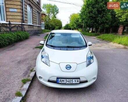 Белый Ниссан Лиф, объемом двигателя 0 л и пробегом 140 тыс. км за 5899 $, фото 17 на Automoto.ua