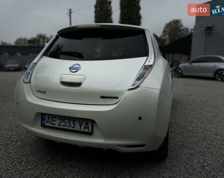 Белый Ниссан Лиф, объемом двигателя 0 л и пробегом 160 тыс. км за 10599 $, фото 2 на Automoto.ua