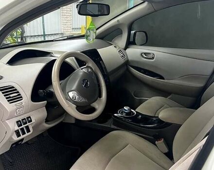 Білий Ніссан Ліф, об'ємом двигуна 0 л та пробігом 133 тис. км за 4000 $, фото 3 на Automoto.ua