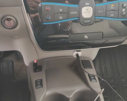 Белый Ниссан Лиф, объемом двигателя 0 л и пробегом 117 тыс. км за 4600 $, фото 6 на Automoto.ua