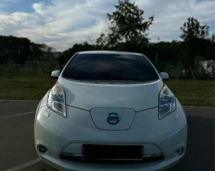 Белый Ниссан Лиф, объемом двигателя 0 л и пробегом 134 тыс. км за 4300 $, фото 3 на Automoto.ua