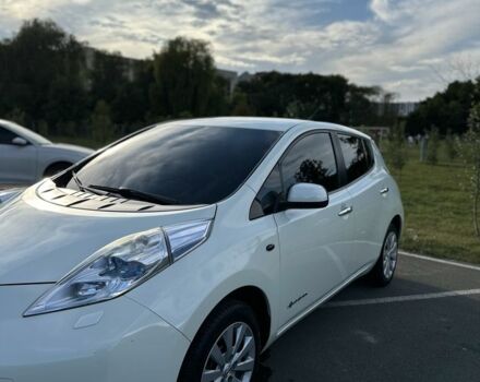 Белый Ниссан Лиф, объемом двигателя 0 л и пробегом 134 тыс. км за 4300 $, фото 4 на Automoto.ua