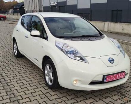 Ниссан Лиф 2011 в Ивано-Франковске на Automoto.ua Белый Ниссан Лиф, объемом двигателя 0 л и пробегом 117 тыс. км за 4600 $, фото 3 на Automoto.ua