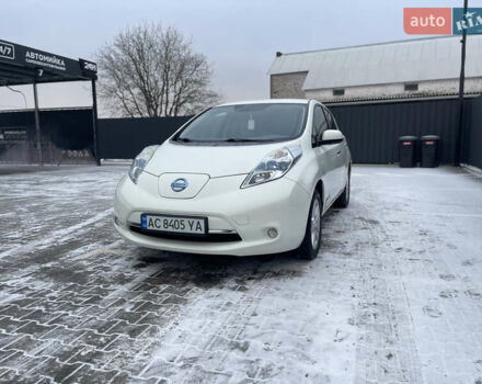 Белый Ниссан Лиф, объемом двигателя 0 л и пробегом 140 тыс. км за 4300 $, фото 1 на Automoto.ua