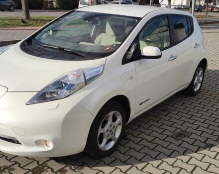 Белый Ниссан Лиф, объемом двигателя 0 л и пробегом 117 тыс. км за 4600 $, фото 2 на Automoto.ua