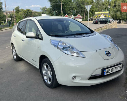 Белый Ниссан Лиф, объемом двигателя 0 л и пробегом 140 тыс. км за 6000 $, фото 1 на Automoto.ua