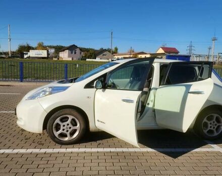 Белый Ниссан Лиф, объемом двигателя 0 л и пробегом 119 тыс. км за 5300 $, фото 6 на Automoto.ua