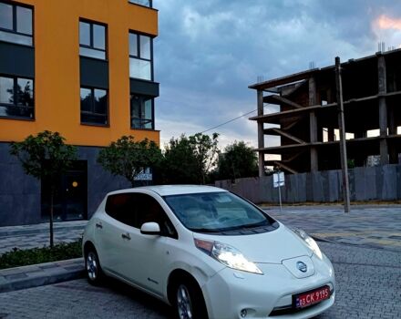 Белый Ниссан Лиф, объемом двигателя 0 л и пробегом 140 тыс. км за 5099 $, фото 10 на Automoto.ua